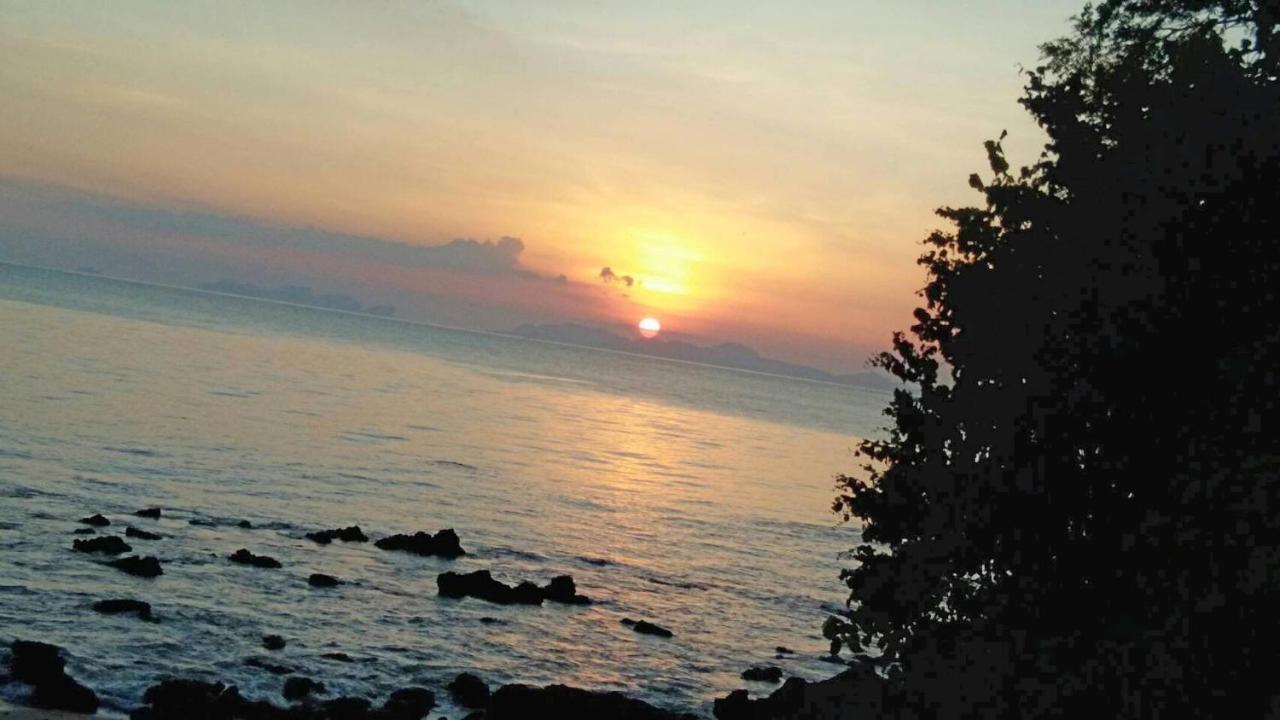 Koh Jum Aosi Beach View Esterno foto